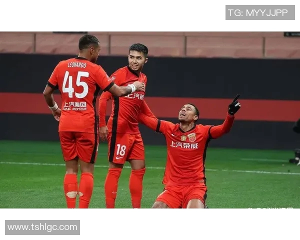 上海海港逆转战胜对手豪取三连胜 力克对手继续领跑中超积分榜 上海海港逆转战胜对手豪取三连胜 力克对手继续领跑中超积分榜